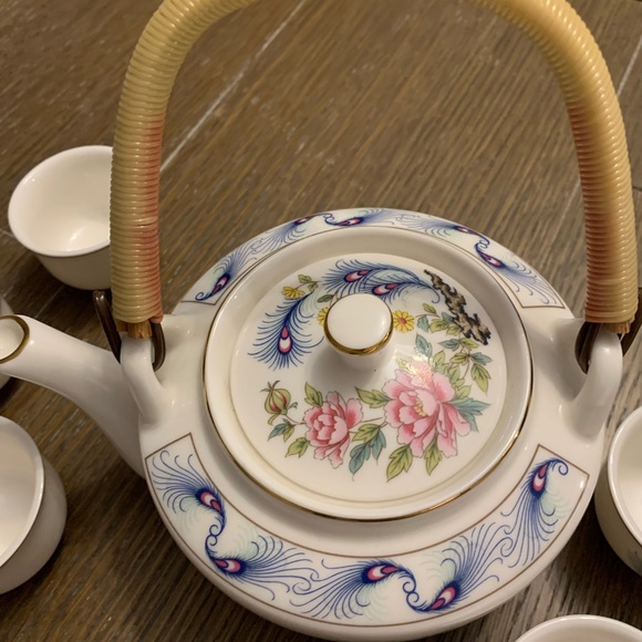 Vintage Snow Bone China Teapot with 6 cups - Picture 12 of 14